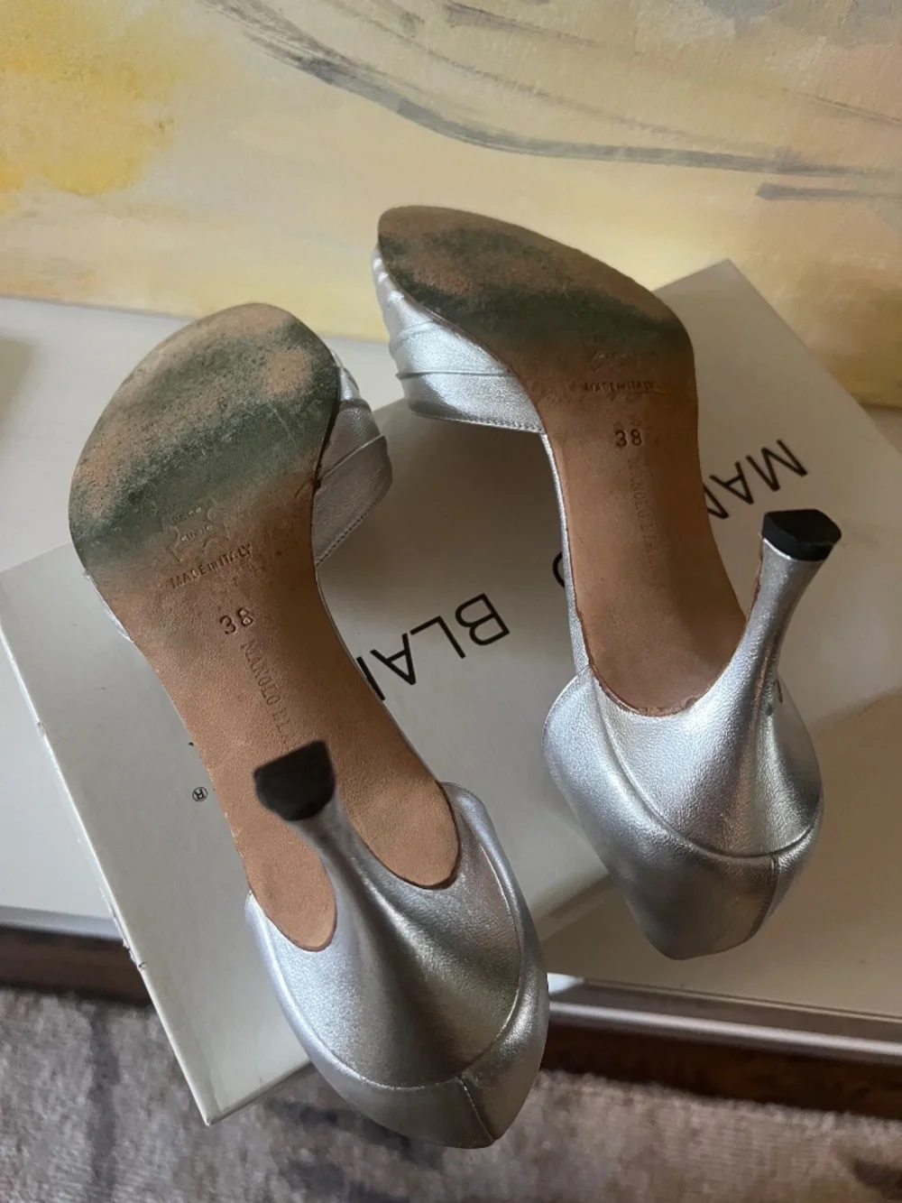 Manolo Blahnik product details